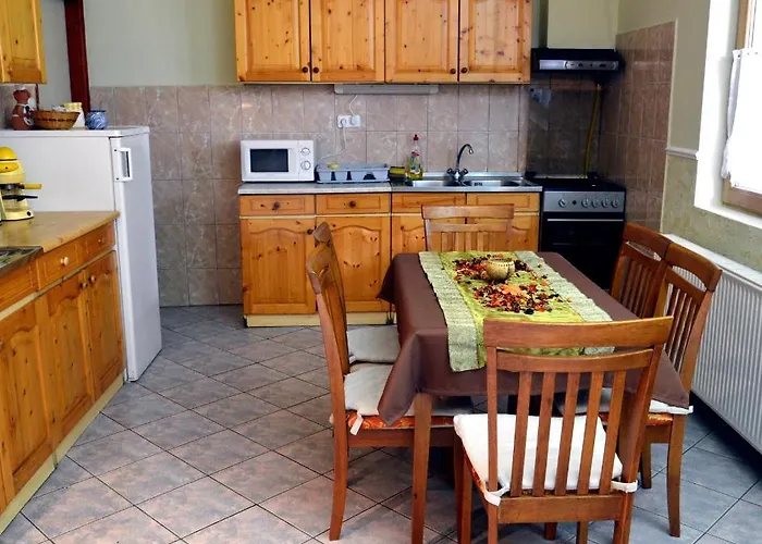 Flamingo Vendeghaz فندق مبيت وإفطار 3*