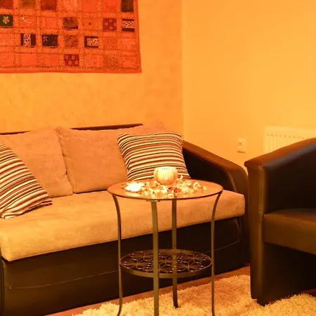 Flamingo Vendeghaz Bed and breakfast 3*