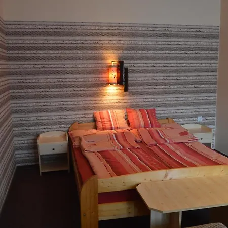 Flamingo Vendeghaz 3* Eger