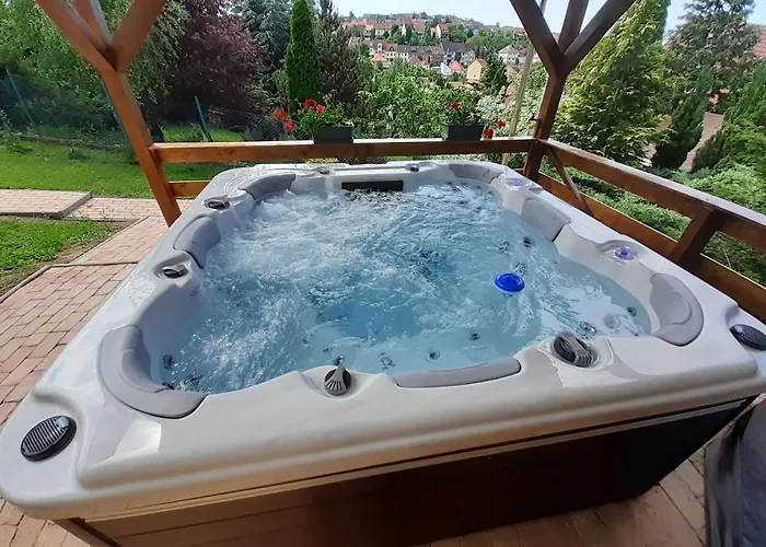 Flamingo Vendeghaz Bed & Breakfast Eger